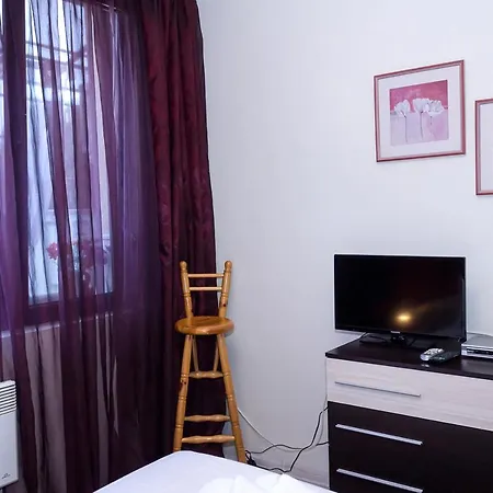 Lovely 1-bedroom Flat With Balcony And Parking Apartment *