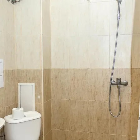 Lovely 1-bedroom Flat With Balcony And Parking *
